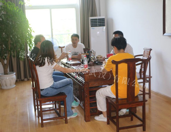 會(huì)員洽談.jpg