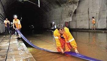 鐵路公路排水.jpg 鐵路公路排水.jpg